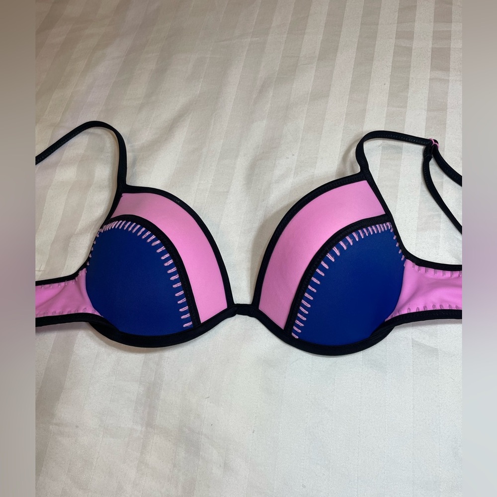 Victoria’s Secret “The Fabulous” Color block Bikini Top - Picture 3 of 11